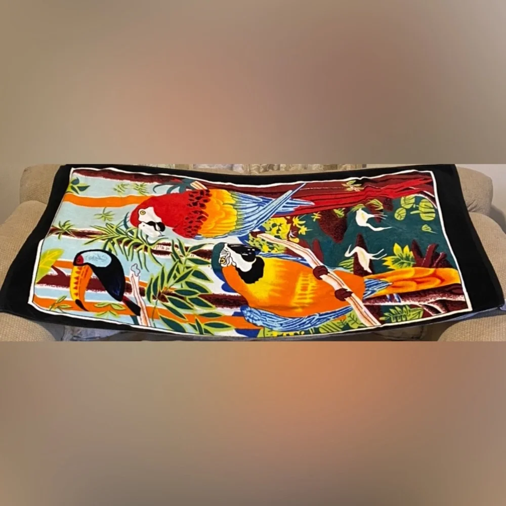 🏝️ 🦜 🏖️ NWOT Cabana Parrot Beach Towel